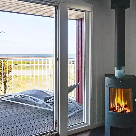Three-bedroom In Hemmet 90