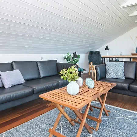 호텔 Three-bedroom In Hemmet 90