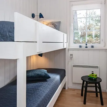 Three-bedroom In Hemmet 90